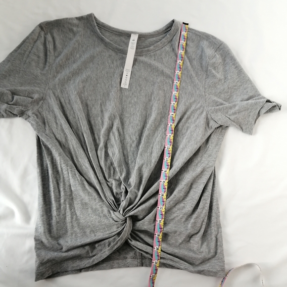 Lululemon Crescent Pima Cotton Twist Front T-shirt Size 6 - Picture 9 of 12
